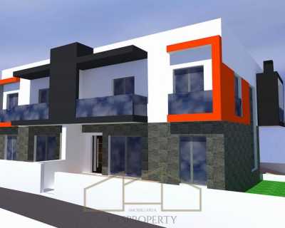 Villa For Sale in Seixal, Portugal