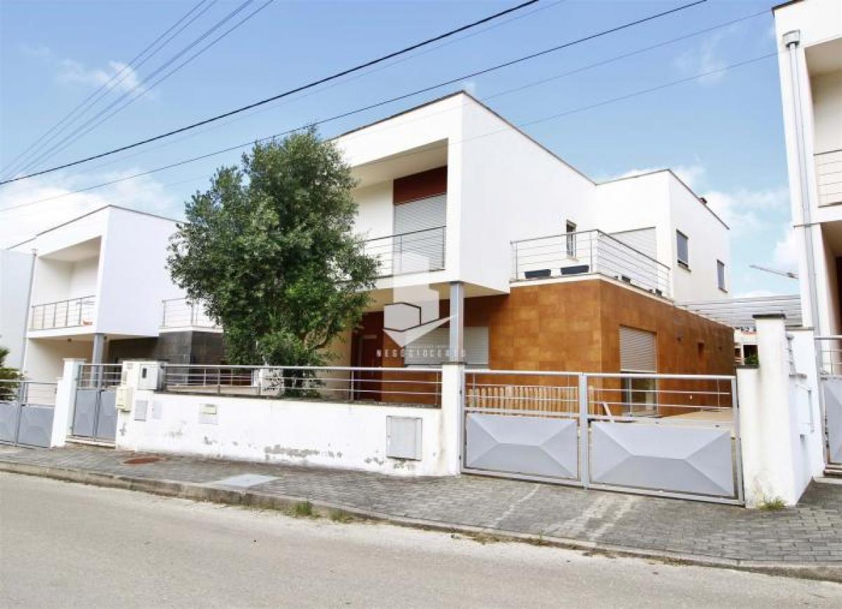 Picture of Villa For Sale in Leiria, Beira, Portugal