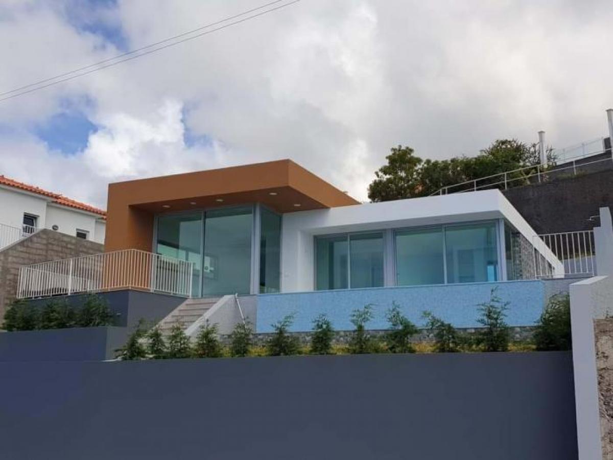 Picture of Villa For Sale in Calheta, Madeira, Portugal