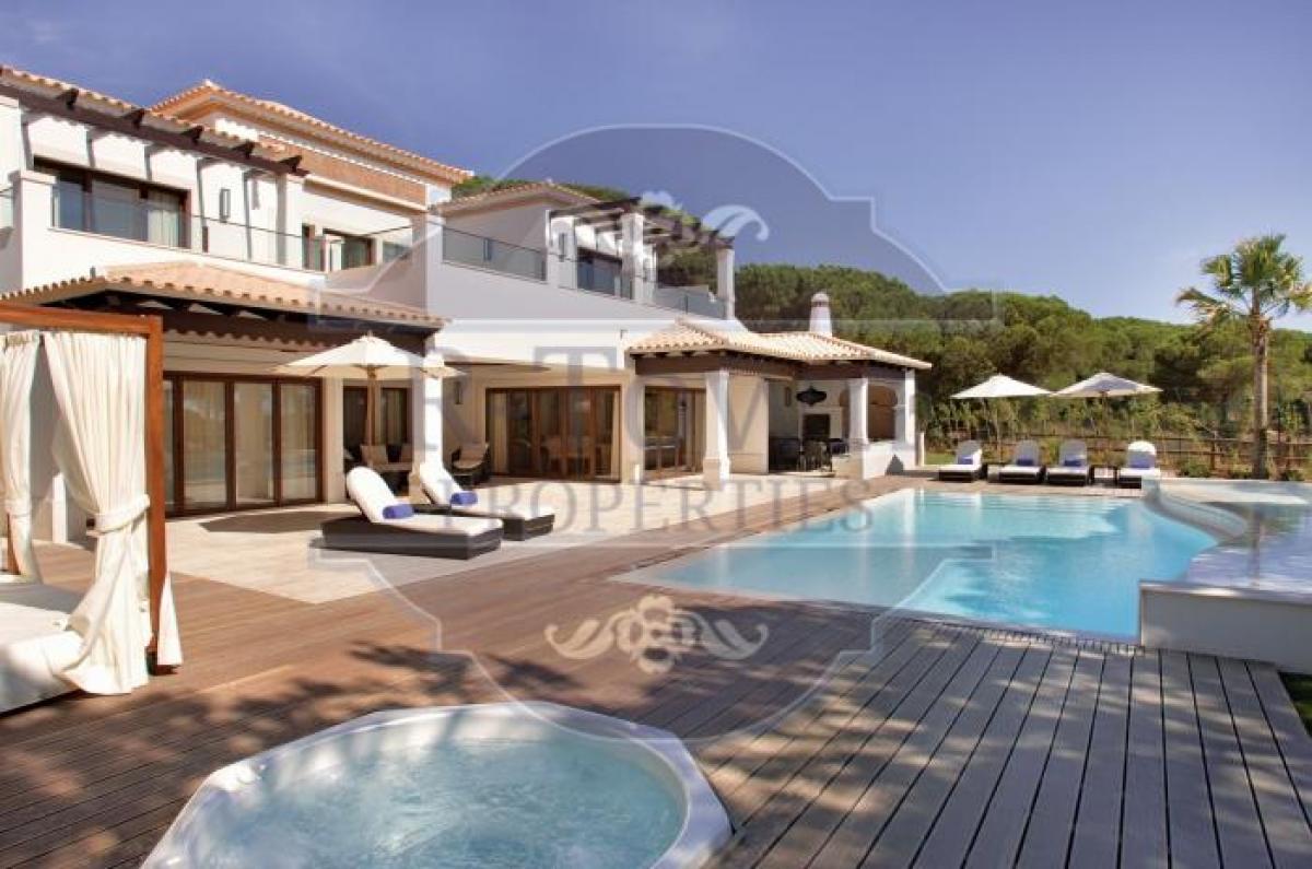 Picture of Villa For Sale in Albufeira, Algarve, Portugal