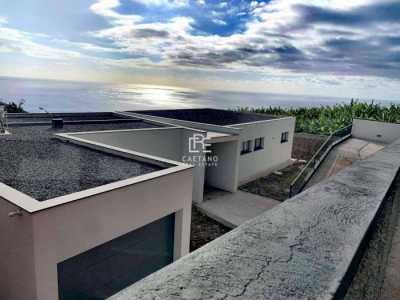 Villa For Sale in Ribeira Brava, Portugal