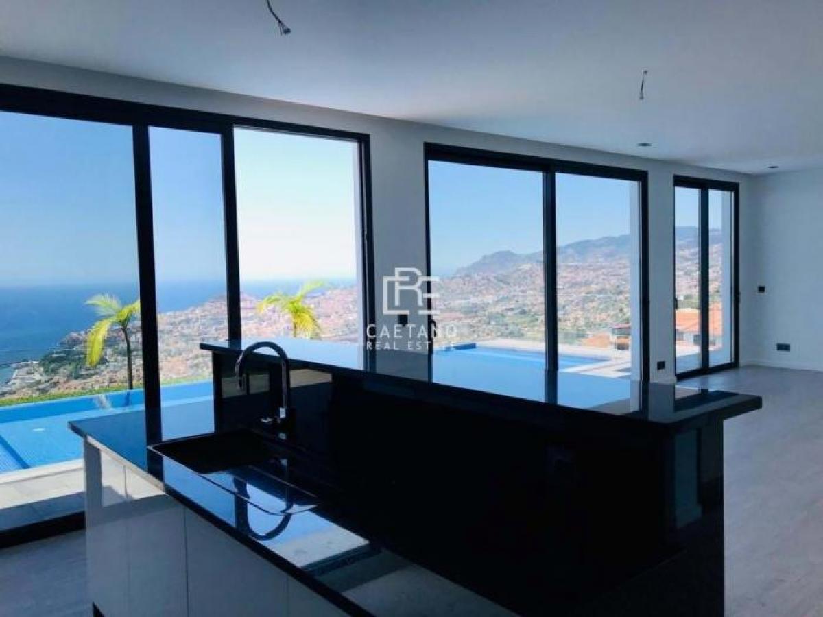 Picture of Villa For Sale in Funchal, Madeira, Portugal