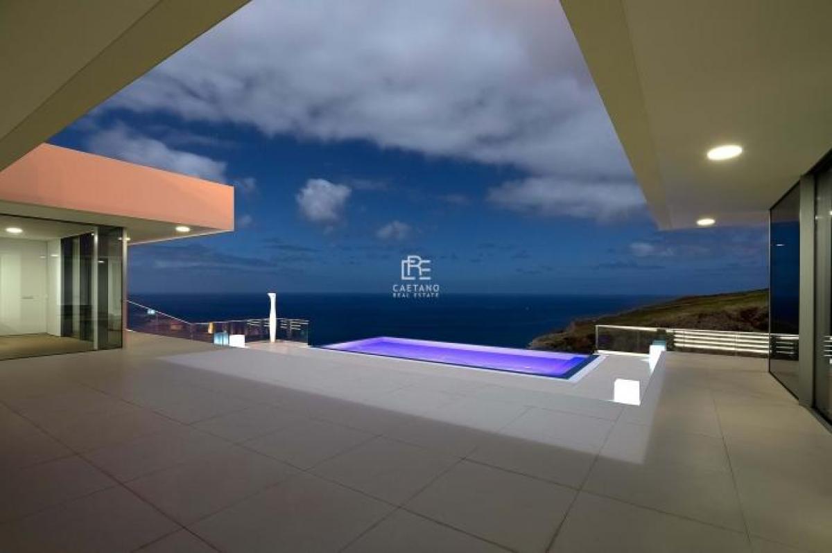 Picture of Villa For Sale in Calheta, Madeira, Portugal