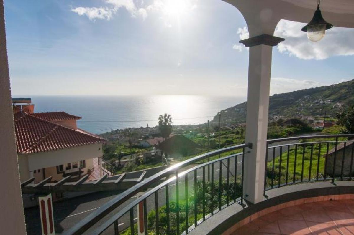 Picture of Villa For Sale in Calheta, Madeira, Portugal