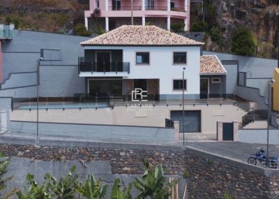 Villa For Sale in Calheta, Portugal