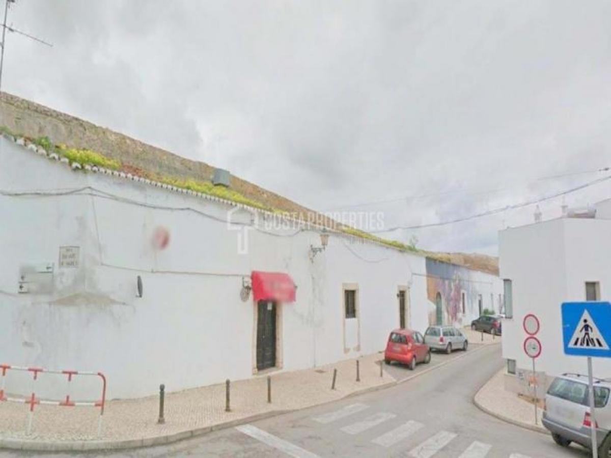 Picture of Multi-Family Home For Sale in Lagos, Algarve, Portugal