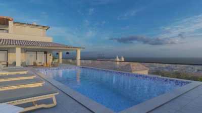 Villa For Sale in Faro, Portugal