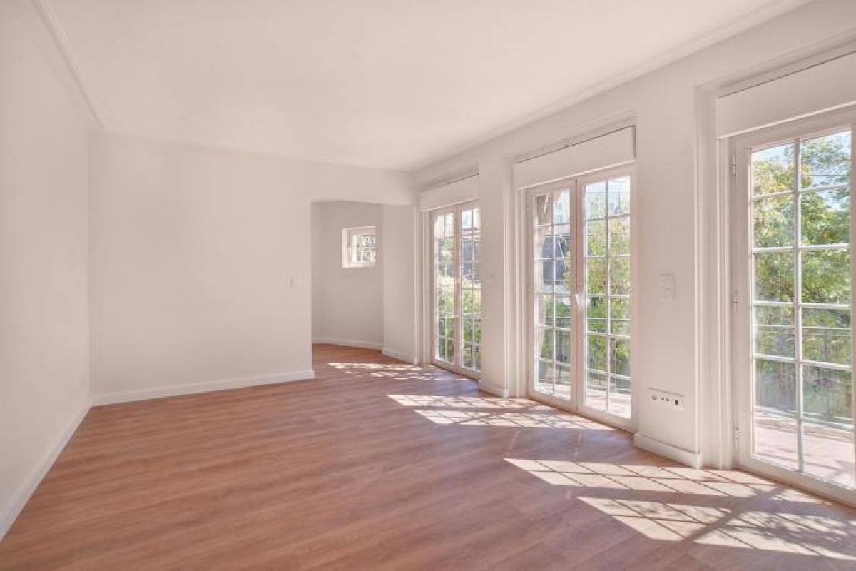 Picture of Apartment For Sale in Cascais, Estremadura, Portugal