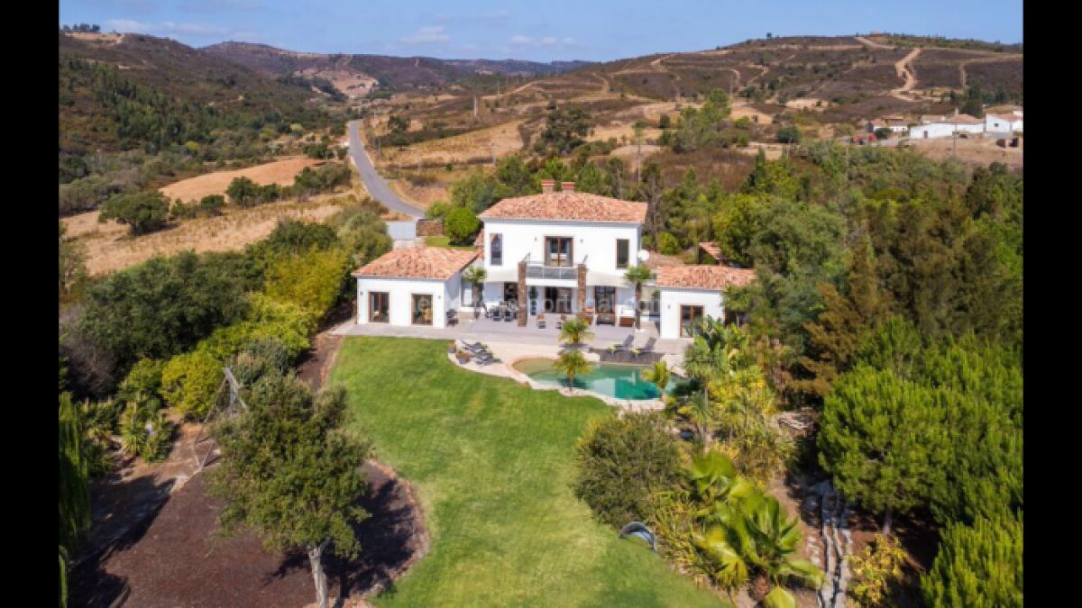 Picture of Villa For Sale in Monchique, Algarve, Portugal