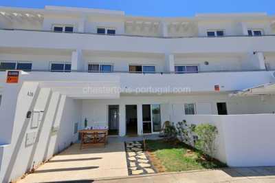 Apartment For Sale in Mexilhoeira Grande, Portugal