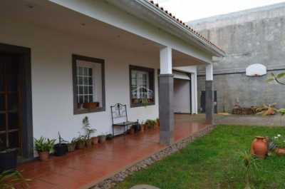 Villa For Sale in Santa Cruz, Portugal