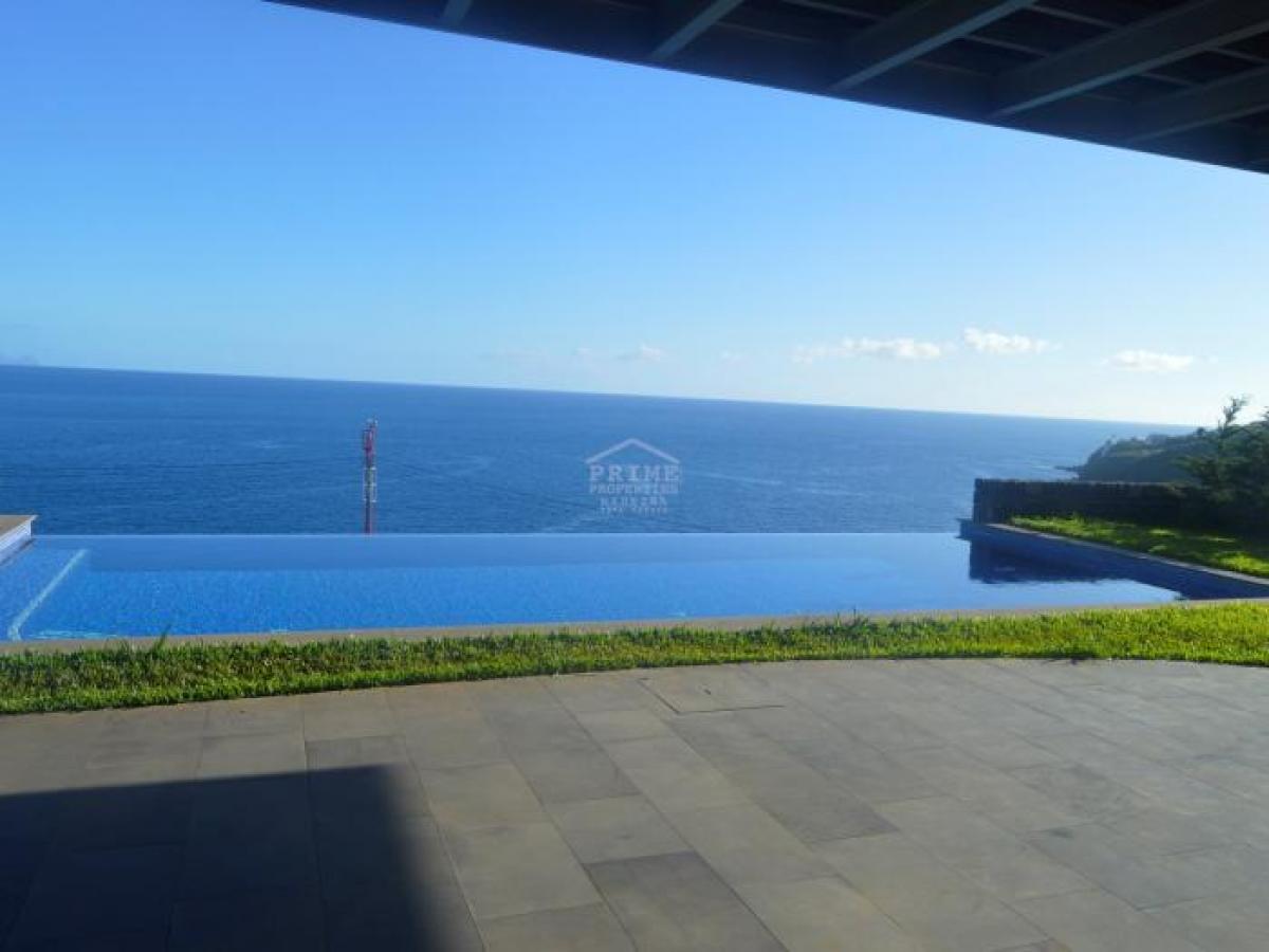Picture of Villa For Sale in Santa Cruz, Madeira, Portugal