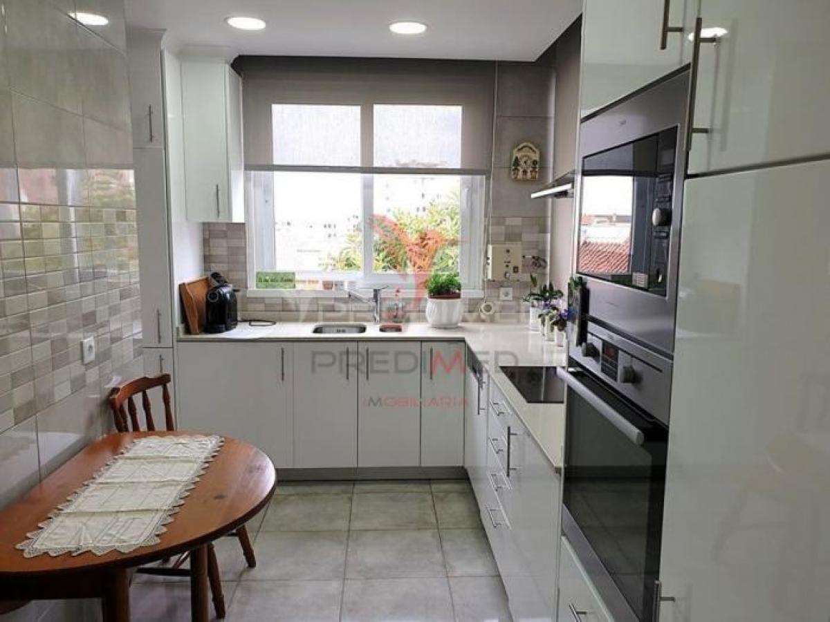 Picture of Apartment For Sale in Cascais, Estremadura, Portugal