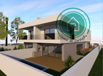 Villa For Sale in Seixal, Portugal