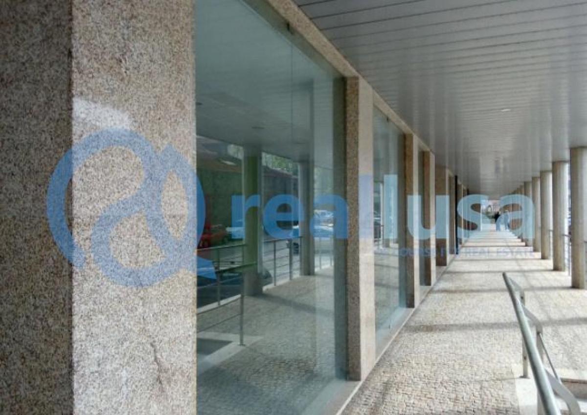 Picture of Retail For Sale in Vila Nova De Gaia, Eastern Tobago, Portugal