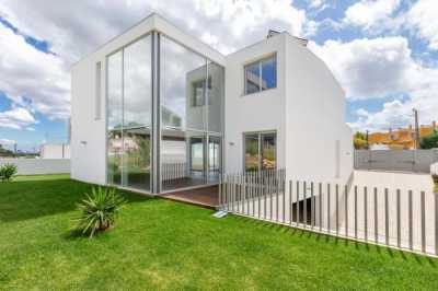 Villa For Sale in Cascais, Portugal
