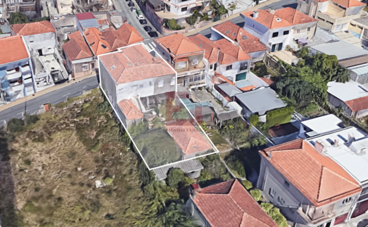 Picture of Multi-Family Home For Sale in Vila Nova De Gaia, Eastern Tobago, Portugal