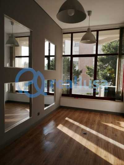 Office For Sale in Vila Nova De Gaia, Portugal
