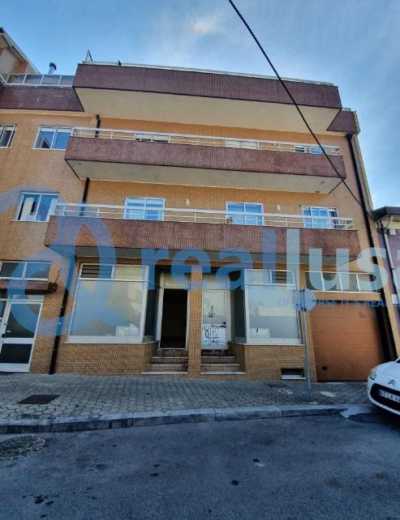 Retail For Sale in Vila Nova De Gaia, Portugal