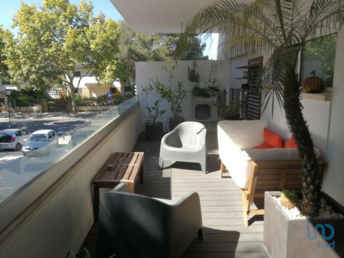 Picture of Apartment For Sale in Cascais, Estremadura, Portugal