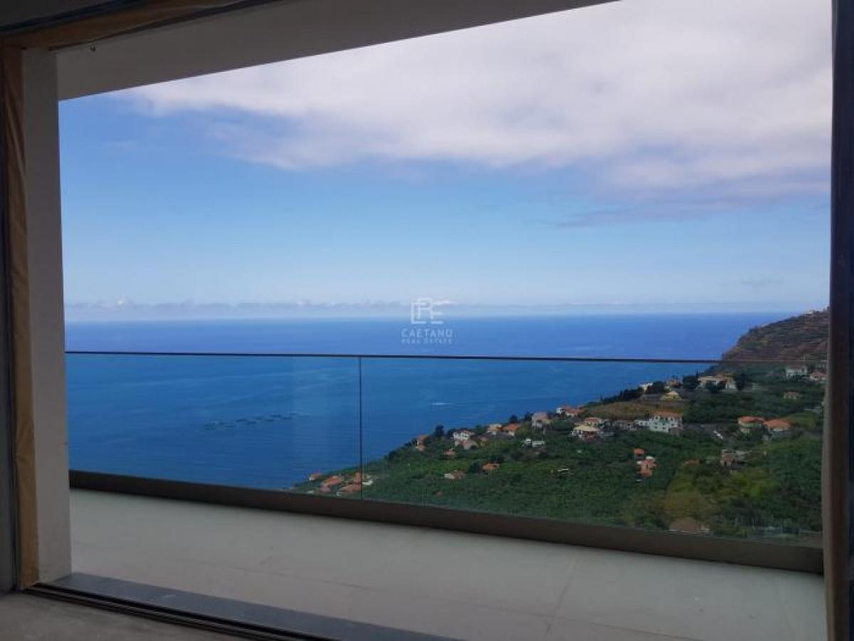 Picture of Villa For Sale in Calheta, Madeira, Portugal