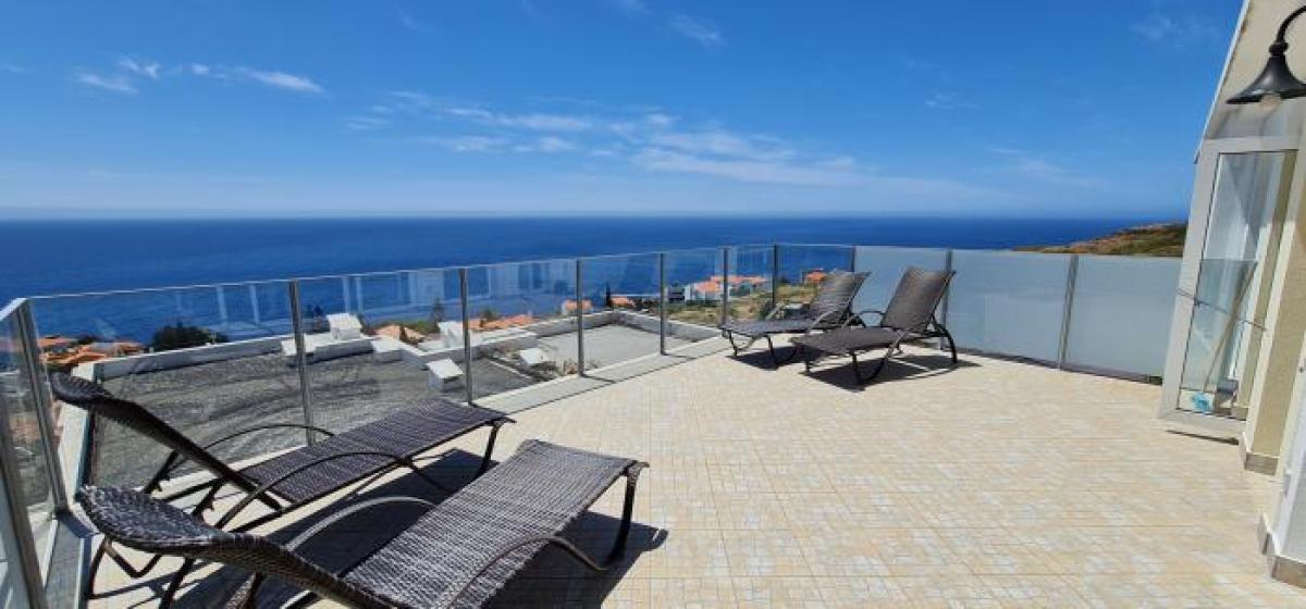 Picture of Apartment For Sale in Santa Cruz, Madeira, Portugal