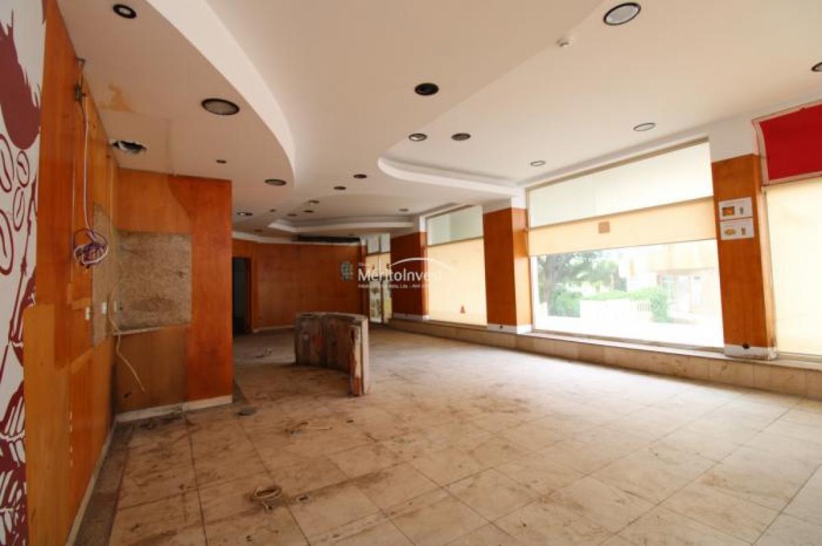 Picture of Retail For Sale in Vila Nova De Gaia, Eastern Tobago, Portugal