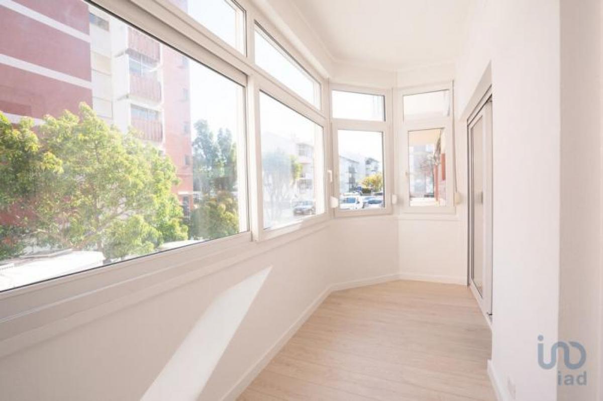 Picture of Apartment For Sale in Cascais, Estremadura, Portugal