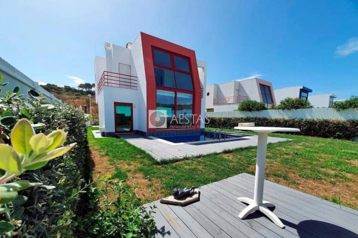 Picture of Villa For Sale in Albufeira, Algarve, Portugal