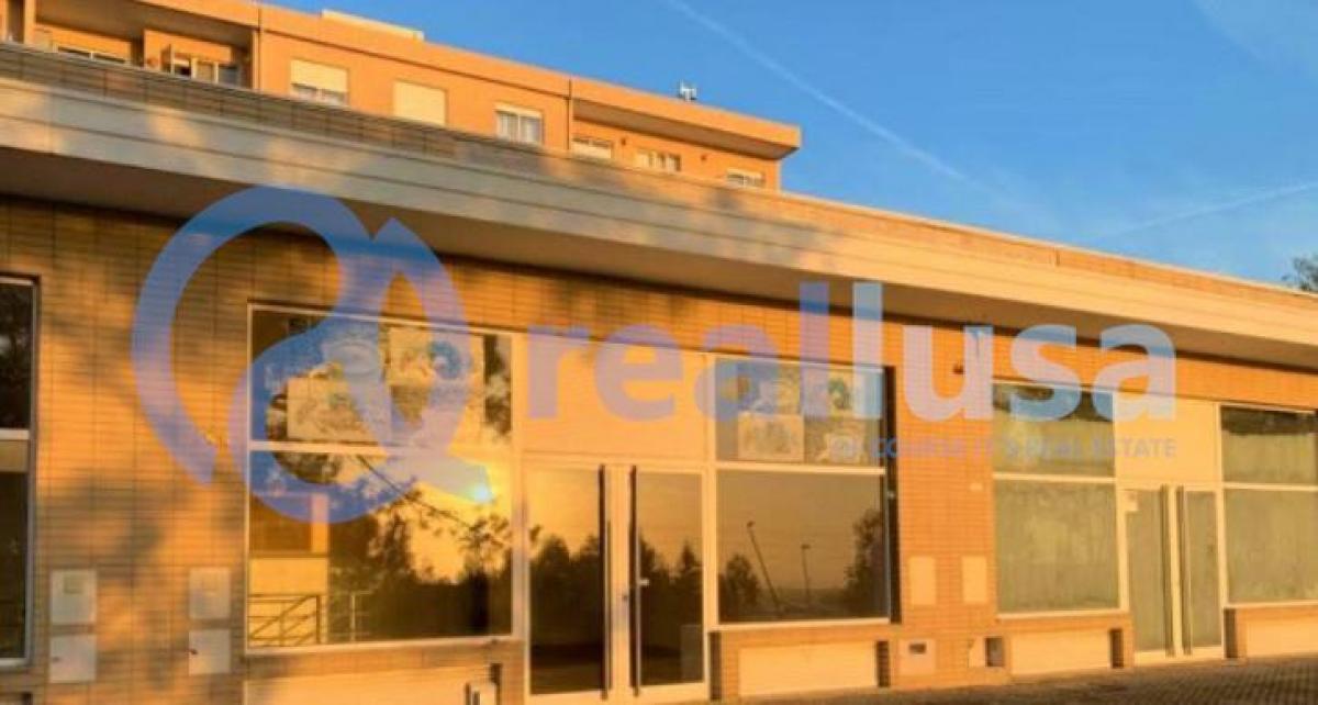 Picture of Retail For Sale in Vila Nova De Gaia, Eastern Tobago, Portugal