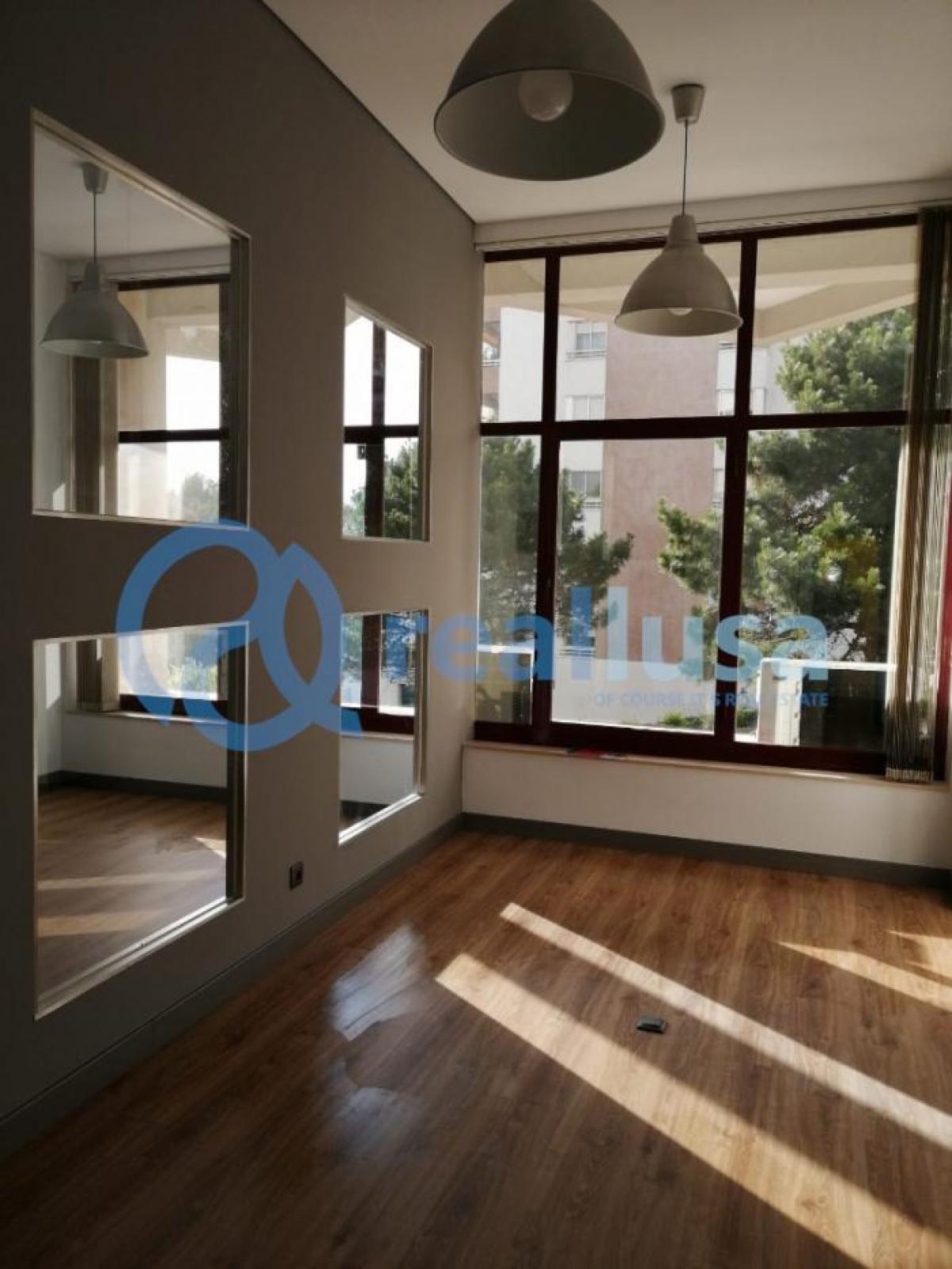 Picture of Office For Sale in Vila Nova De Gaia, Eastern Tobago, Portugal