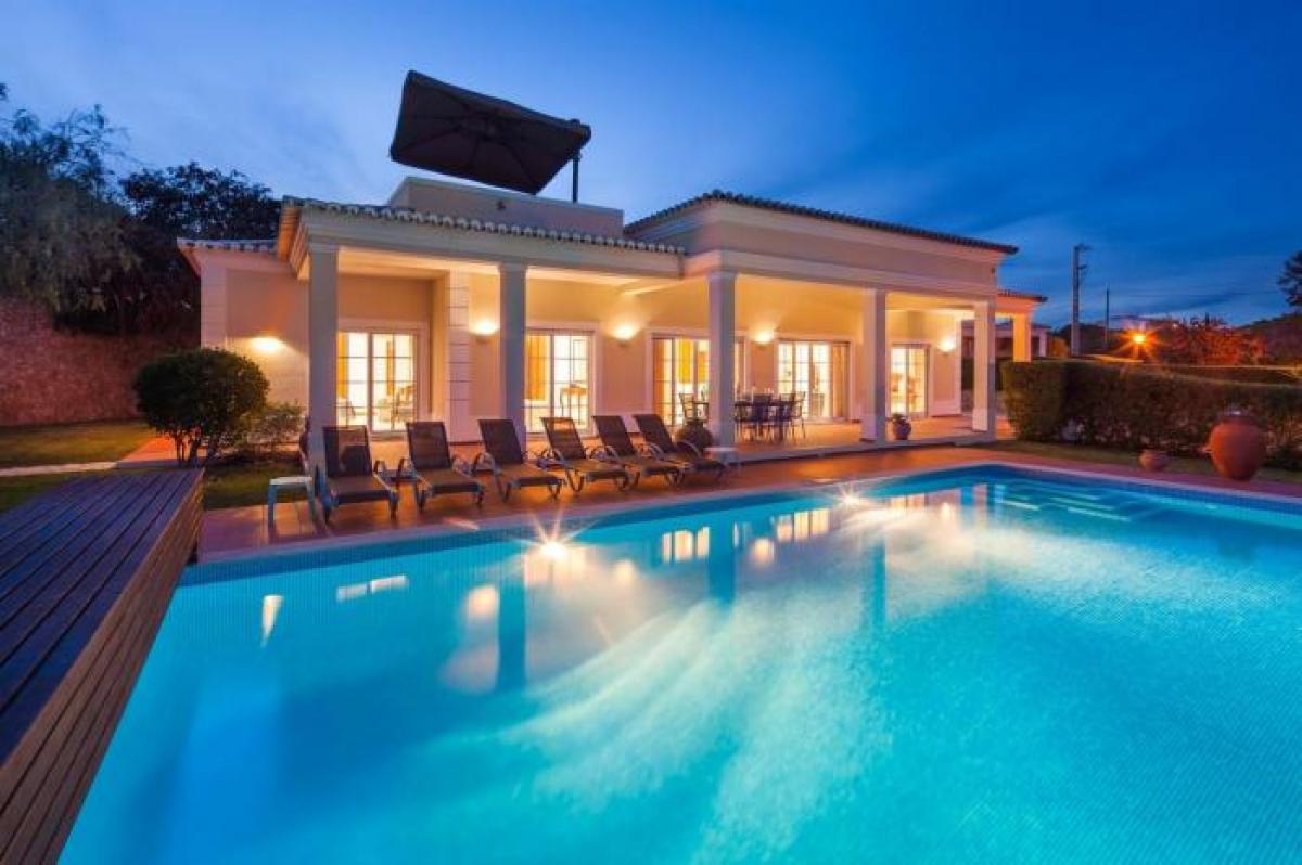 Picture of Villa For Sale in Lagoa, Algarve, Portugal