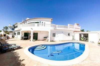 Villa For Sale in Luz, Portugal