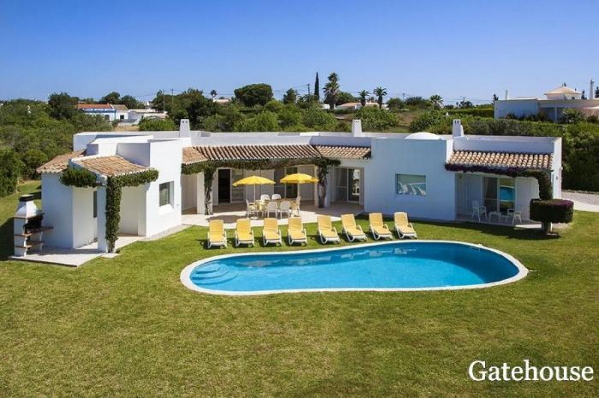Picture of Villa For Sale in Carvoeiro, Faro, Portugal