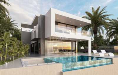 Villa For Sale in Funchal, Portugal