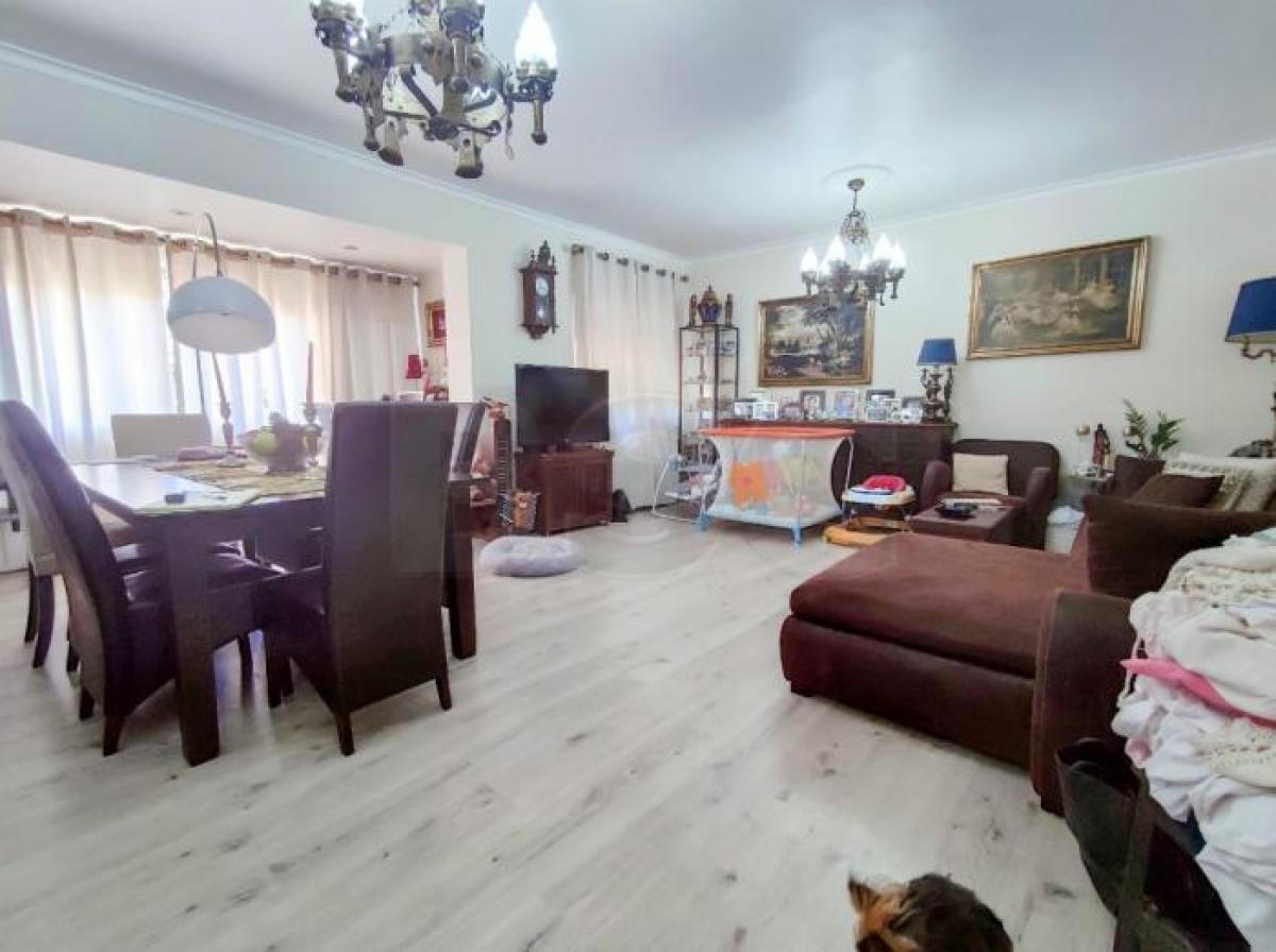 Picture of Apartment For Sale in Cascais, Estremadura, Portugal