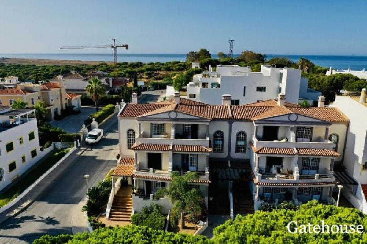 Picture of Home For Sale in Quinta Do Lago, Algarve, Portugal