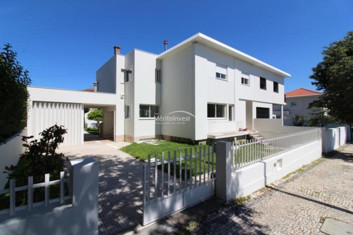 Picture of Home For Sale in Braga, Entre-Douro-e-Minho, Portugal