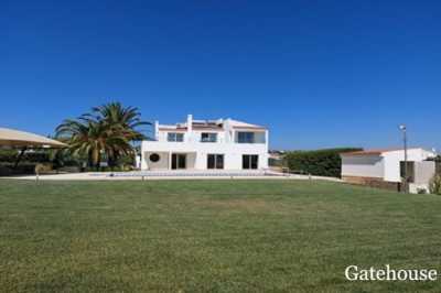 Villa For Sale in Albufeira, Portugal