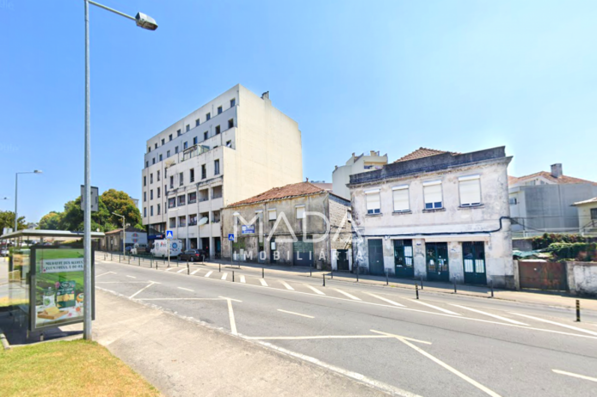 Picture of Multi-Family Home For Sale in Braga, Entre-Douro-e-Minho, Portugal