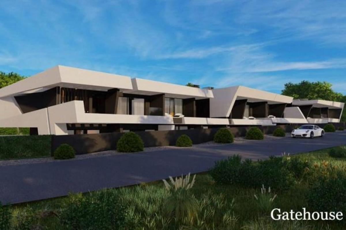 Picture of Villa For Sale in Vilamoura, Algarve, Portugal