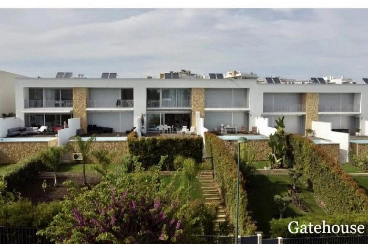 Picture of Villa For Sale in Albufeira, Algarve, Portugal
