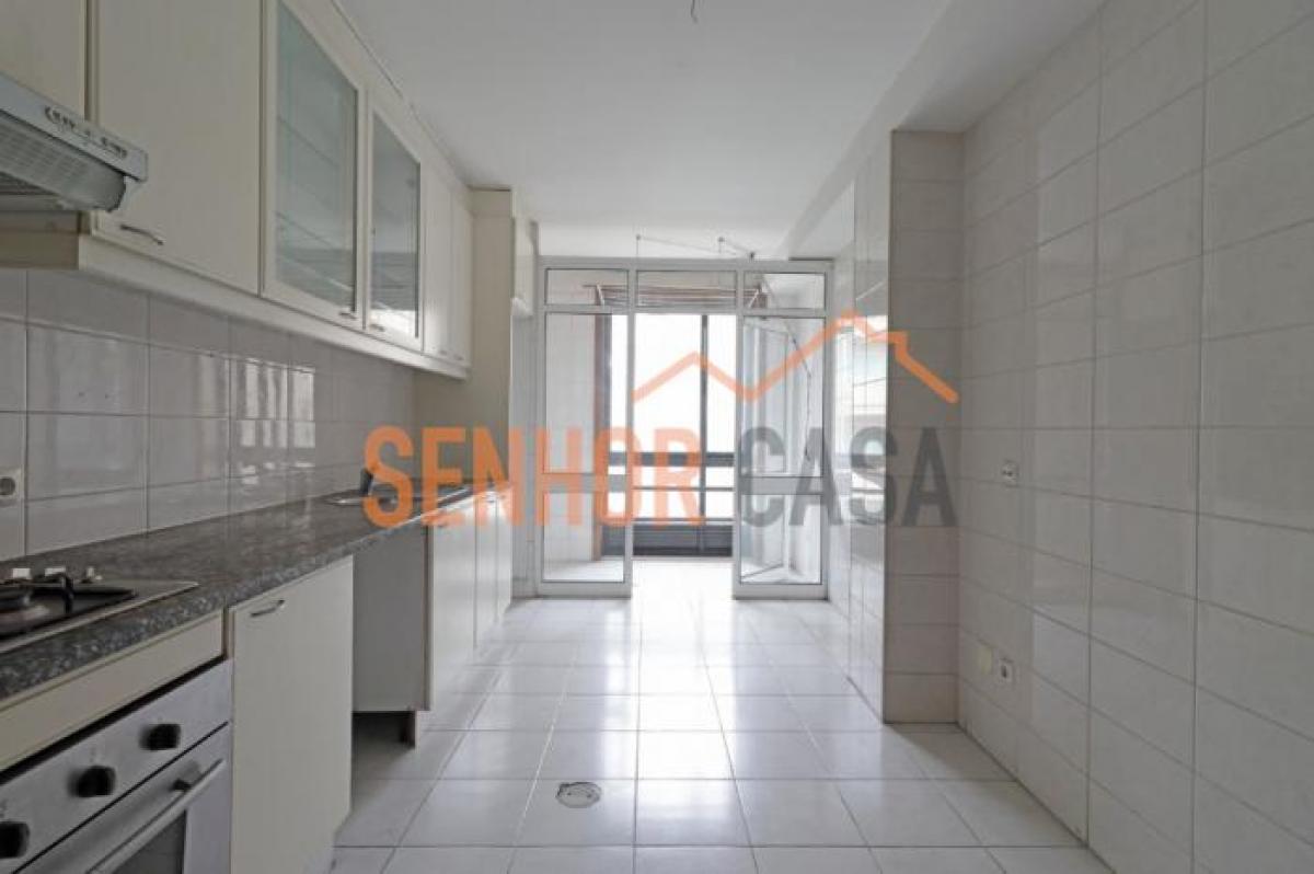 Picture of Apartment For Sale in Vila Nova De Gaia, Eastern Tobago, Portugal