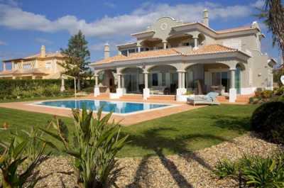 Villa For Sale in Lagoa, Portugal