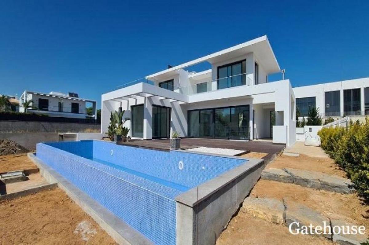 Picture of Villa For Sale in Almancil, Algarve, Portugal