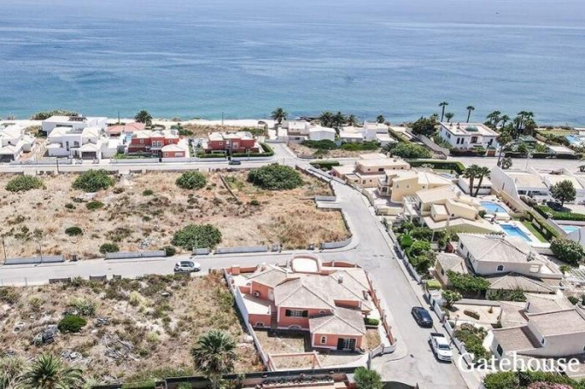 Picture of Villa For Sale in Luz, Algarve, Portugal