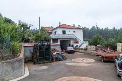 Villa For Sale in Santa Cruz, Portugal
