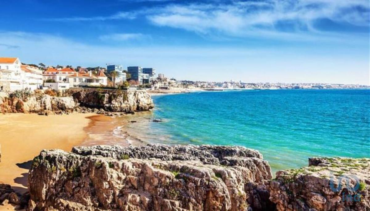 Picture of Apartment For Sale in Cascais, Estremadura, Portugal