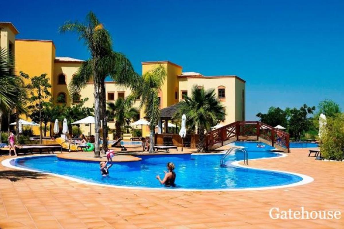 Picture of Apartment For Sale in Vilamoura, Algarve, Portugal