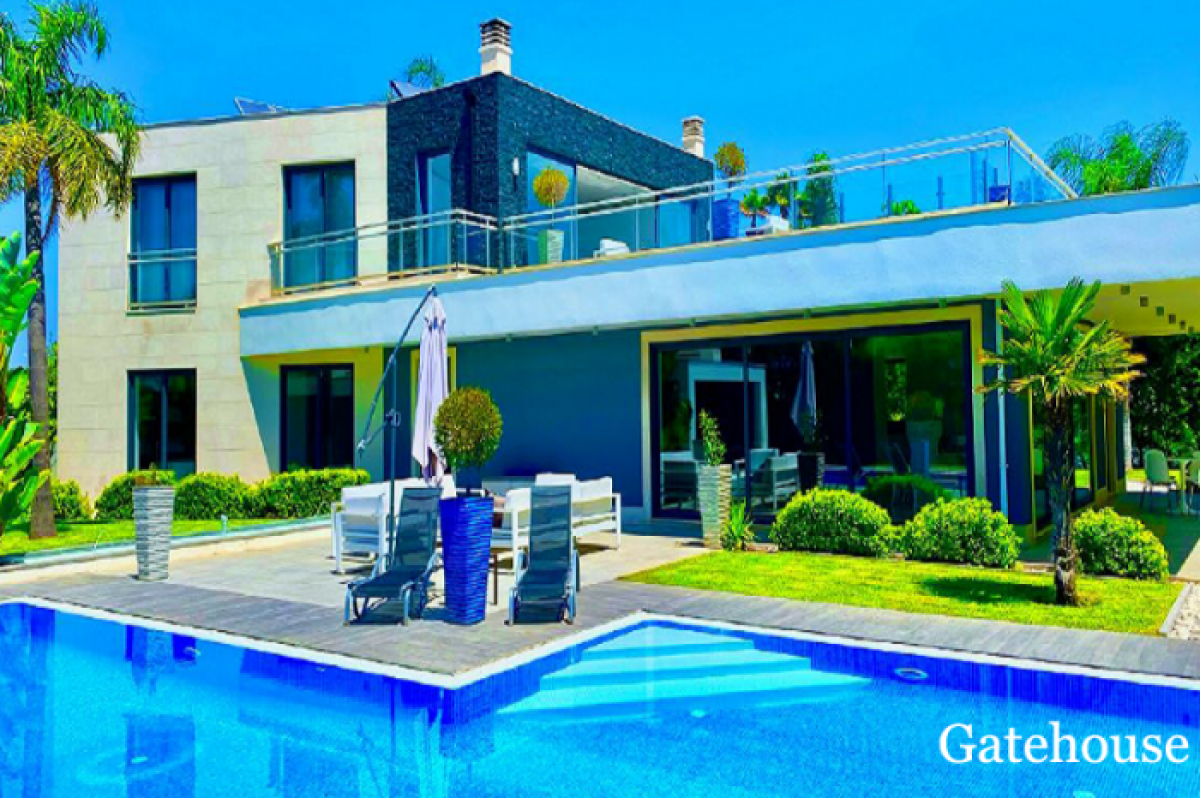 Picture of Villa For Sale in Albufeira, Algarve, Portugal